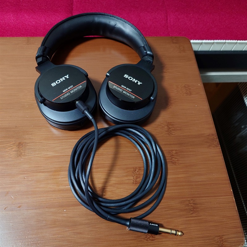 SONY MDR-M1STの画像